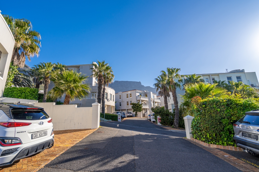 2 Bedroom Property for Sale in Vredehoek Western Cape